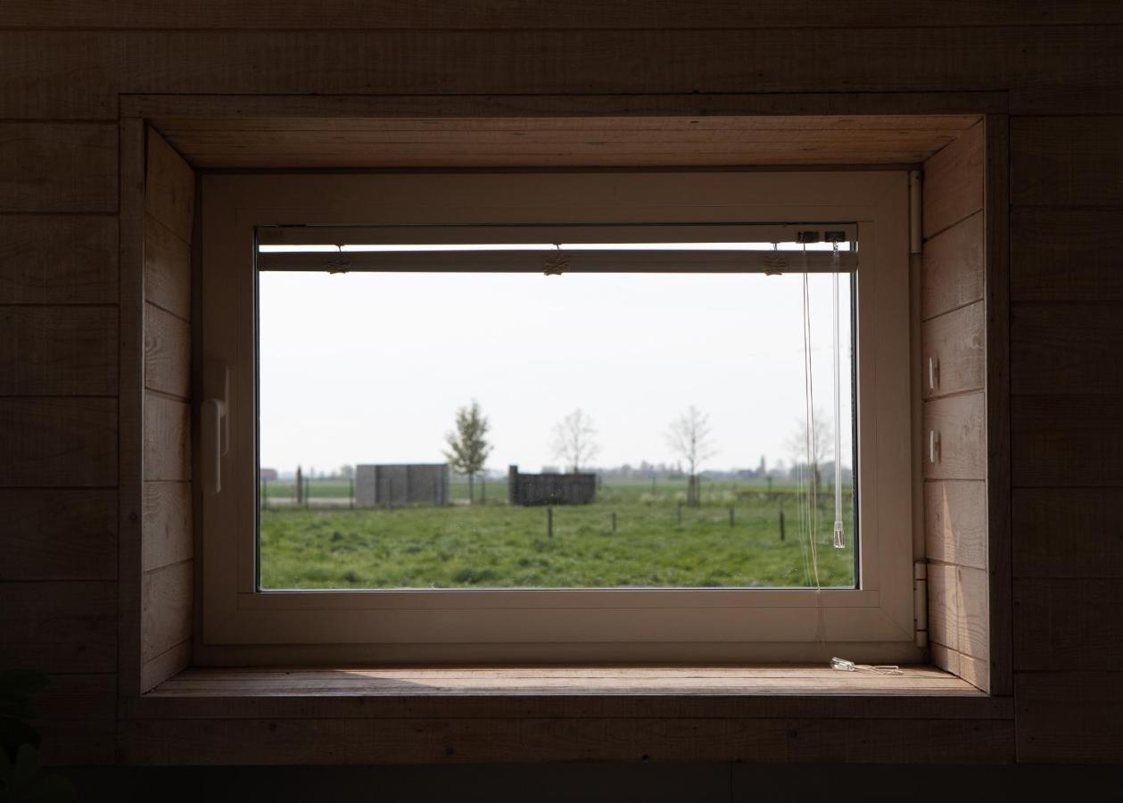 Landelijk Vakantiehuis In Diksmuide Met Een Tuin En Vijver Exterior photo